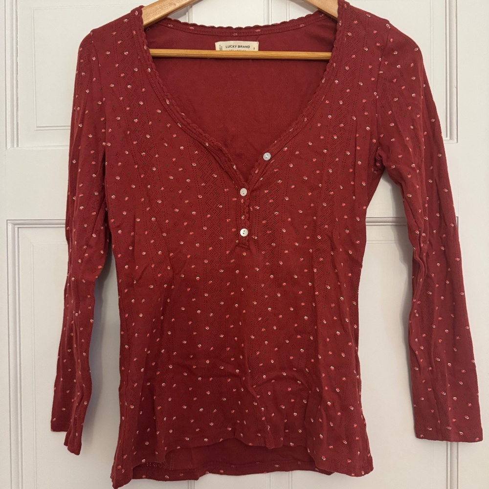 Lucky Brand red top
